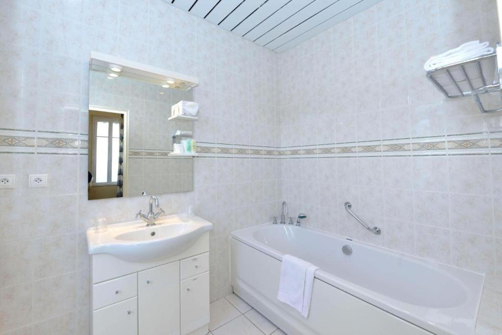 Hotel Castel Jeanson Ay-Champagne Phòng bức ảnh